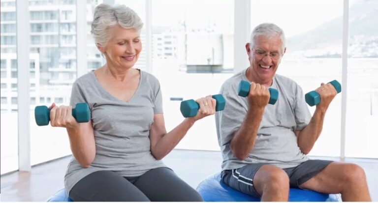 Hacer ejercicio entre los 45 y 65 años puede ayudar a prevenir el alzhéimer, según un estudio