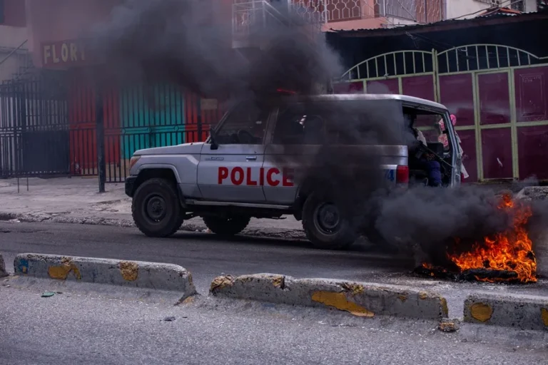 Bandas haitianas continúan masacre, al menos 50 personas son  asesinadas en un poblado del centro de Haití