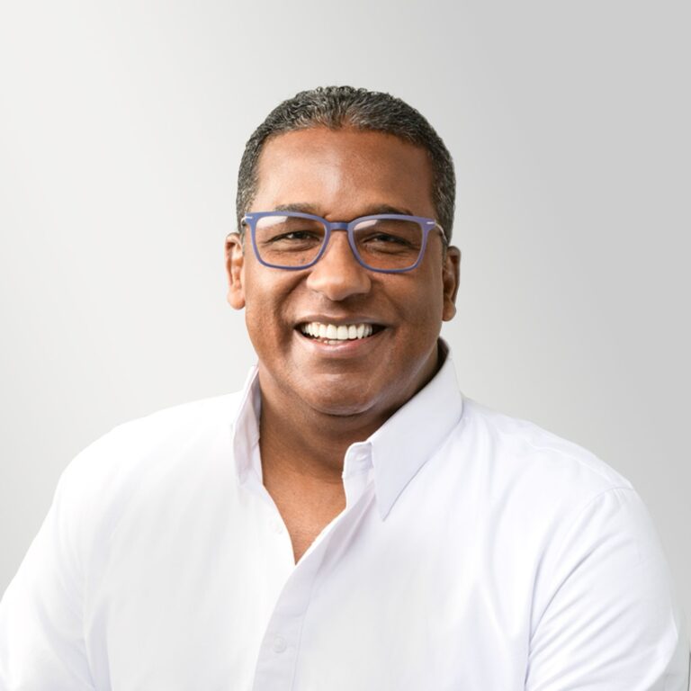 Presidente Abinader designa a Agustín Burgos director del IDOPPRIL