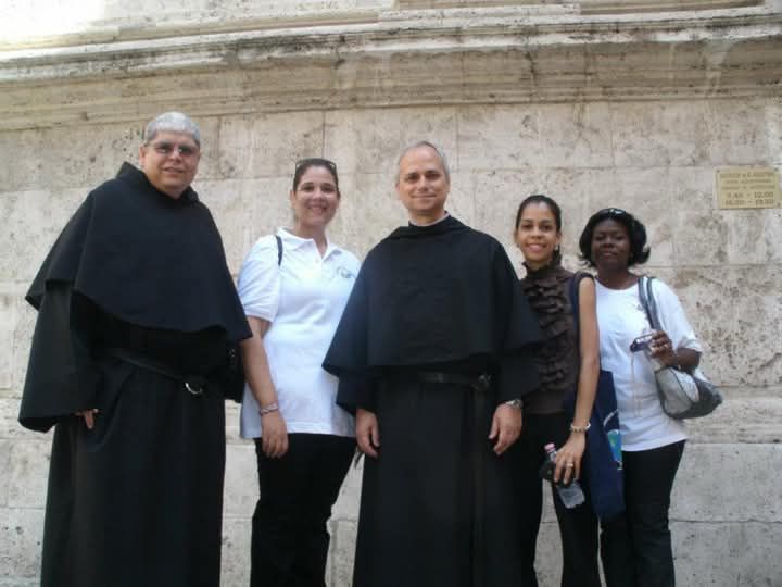 Nuevo papa visitó colegio católico de RD en el año 2011