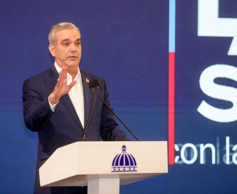 Presidente Abinader destaca máximo histórico de empleos en RD y aumento de la formalidad laboral a 46.6%