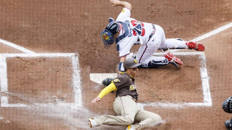 Machado la saca y Cronenworth decide para Padres ante Bravos