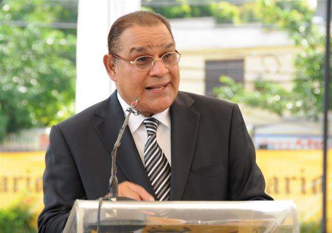 Listín Diario denuncia recibe amenaza censura para que retire información de Lisandro Macarrulla  hijo