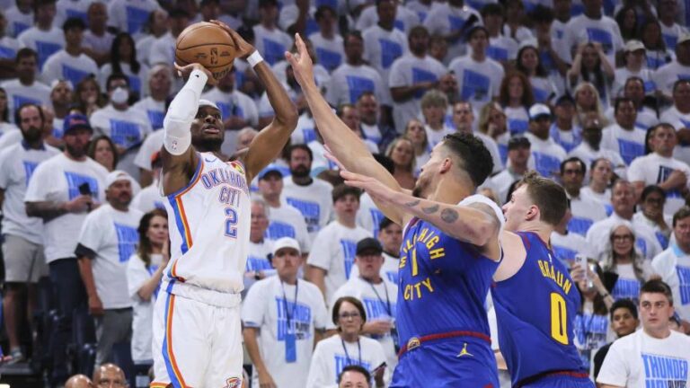 Oklahoma sufre a un Jokic magistral pero deja a Denver sin margen de error