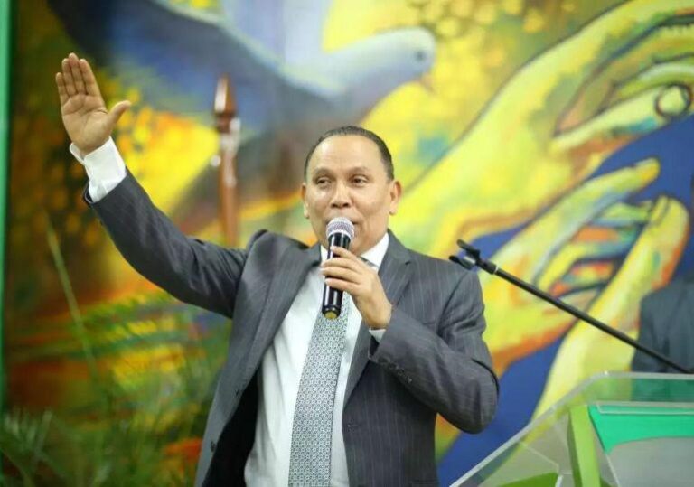 “Es un abuso del PRM mantener altos precios de los combustibles con barril de petróleo a menos de 70 dólares”, afirma Radhamés Jiménez