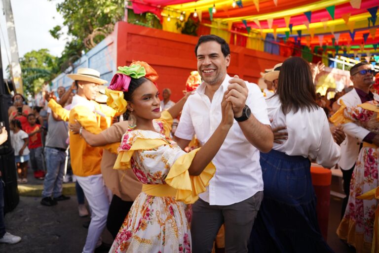 Roberto Ángel lanza en San Francisco de Macorís el nuevo programa Calle Cultura