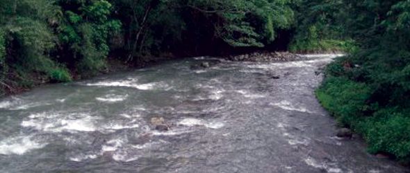 Rescatan con vida a 14 personas que fueron arrastradas por aguas del río Jima en Bonao