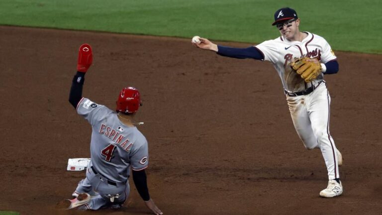 Santiago Espinal le rompió juego sin hit en el octavo a AJ Smith-Shawver
