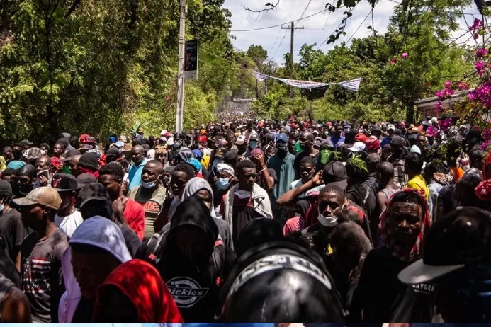 Reportaje- Valoraciones a favor y en contra  por discusión tema haitiano en Consejo Económico y Social