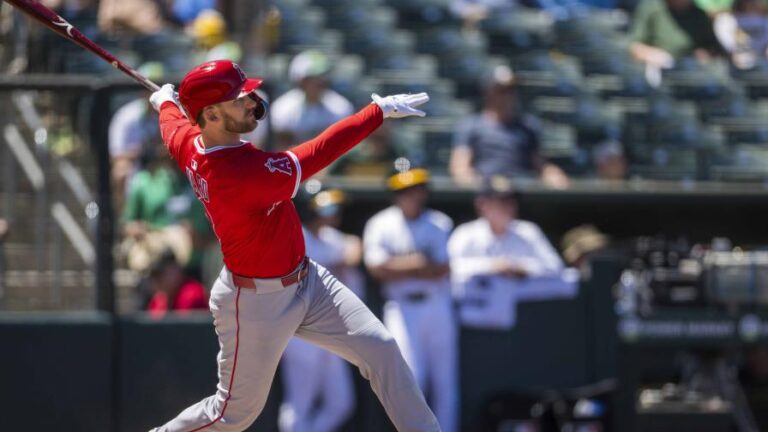 Ward conecta otro grand slam por Angelinos, que remontan y vencen a Atléticos