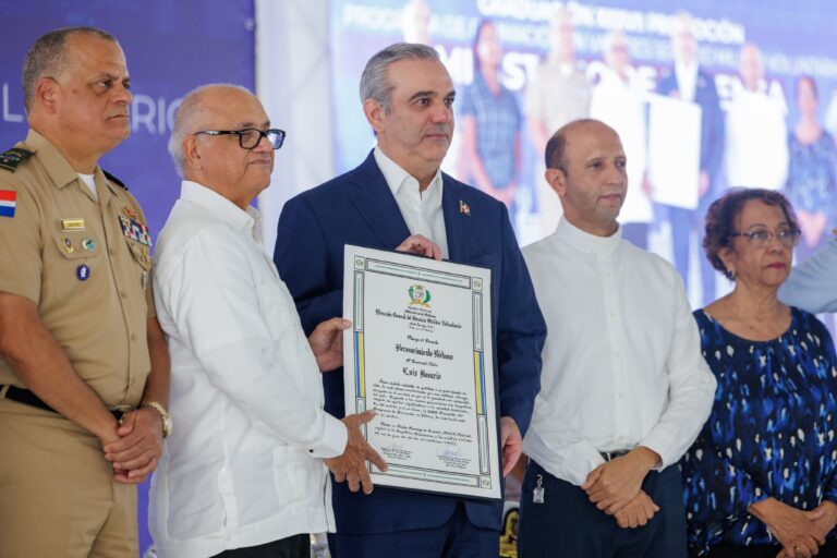 Presidente Abinader encabeza graduación y toma juramento de más de 5 mil jóvenes del Servicio Militar Voluntario