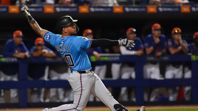 Agustín Ramírez conecta vuelacercas en el triunfo de los Marlins