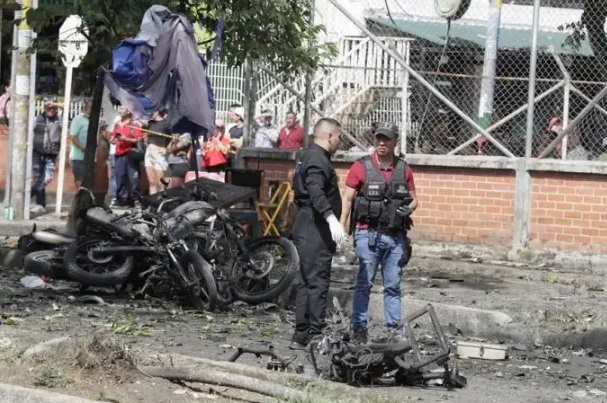 Al menos dos muertos y 36 heridos por explosión de bombas en Cali, Colombia