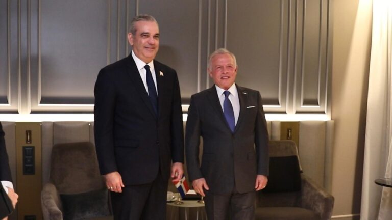 Presidente Abinader y el Rey de Jordania sostienen reunión bilateral