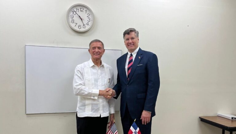 Canciller Roberto Álvarez sostiene reunión bilateral con subsecretario de Estado de Estados Unidos, Christopher Landau