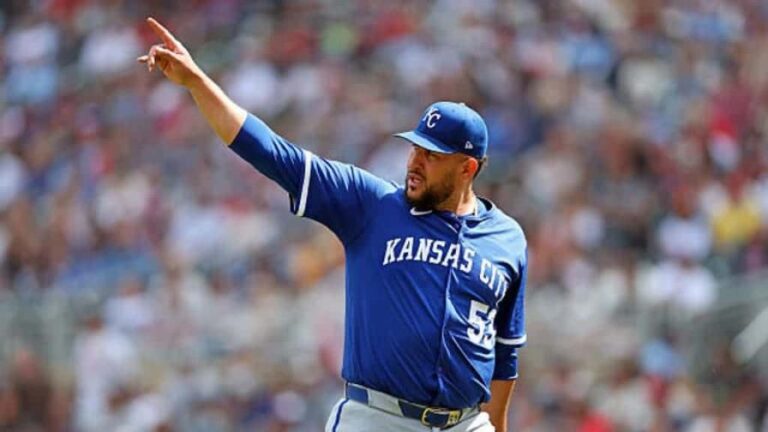 Carlos Estévez logra rescate 19 y Emmanuel Clase el 14