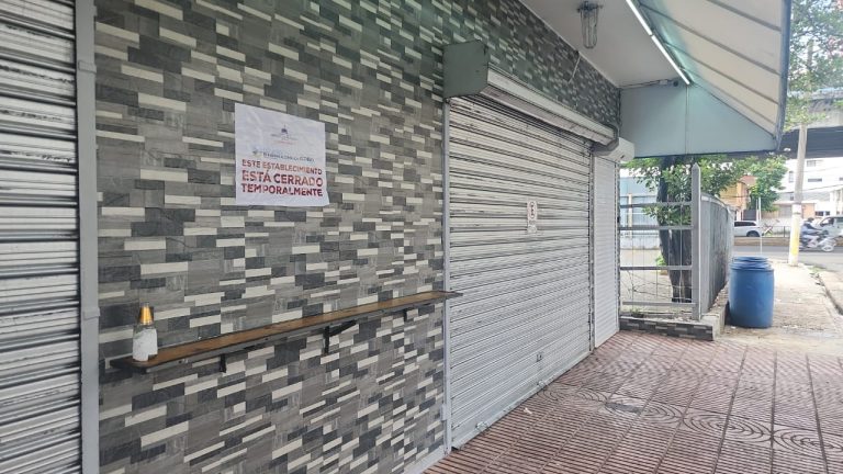 Interior y Policía clausura La Venganza, emblemático colmado en Don Bosco