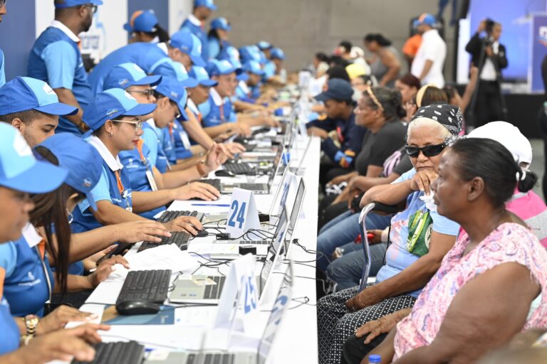 Banco de Reservas realiza su novena jornada de bancarización