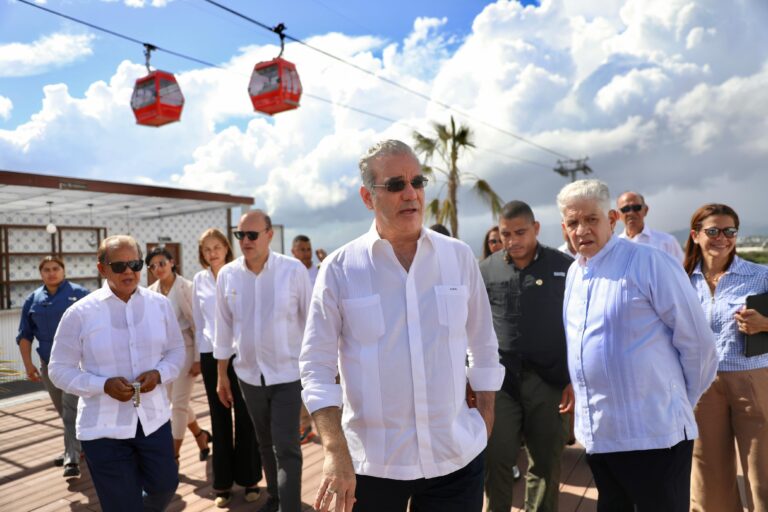 Presidente Abinader enumera las obras que ha estado construyendo su gobierno y que transformarán la provincia Santiago