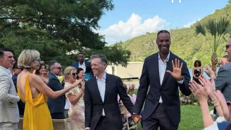Jason Collins, el primer jugador abiertamente gay de la NBA, se casó con su pareja de toda la vida