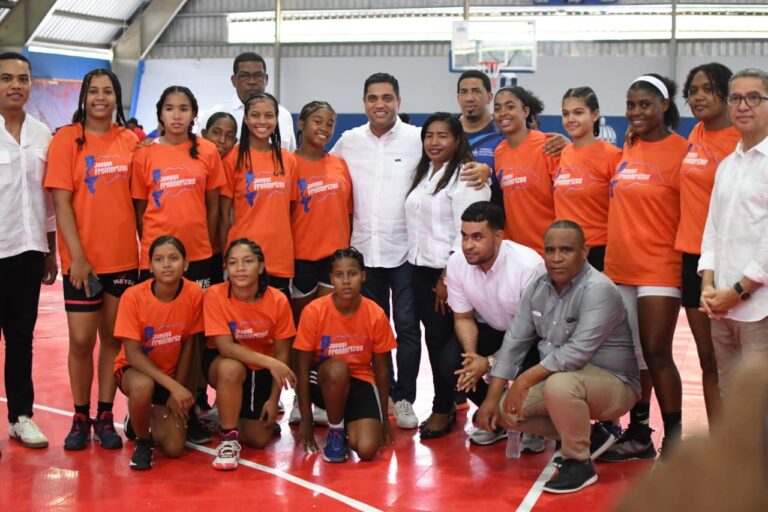 Luisin Mejía felicita al ministro Kelvin Cruz por el rescate de los Juegos Fronterizos 2025