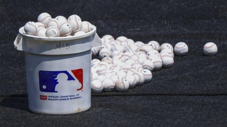 La MLB suspende por 80 partidos al lanzador Julio Rodríguez por fallar a prueba de dopaje