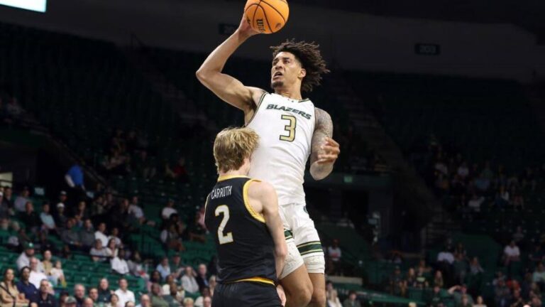 Las universidades podrán pagar a sus deportistas, tras una histórica decisión en EE.UU.