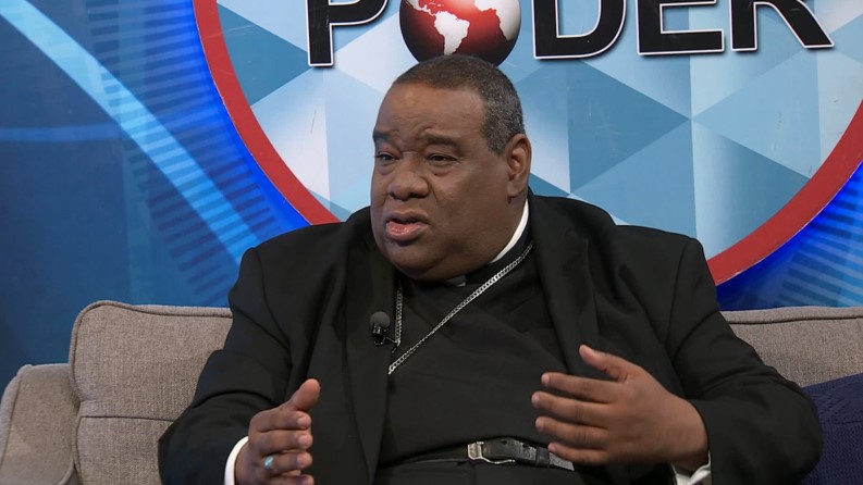 Monseñor Castro Marte pide a comunidad internacional asumir problema de Haití