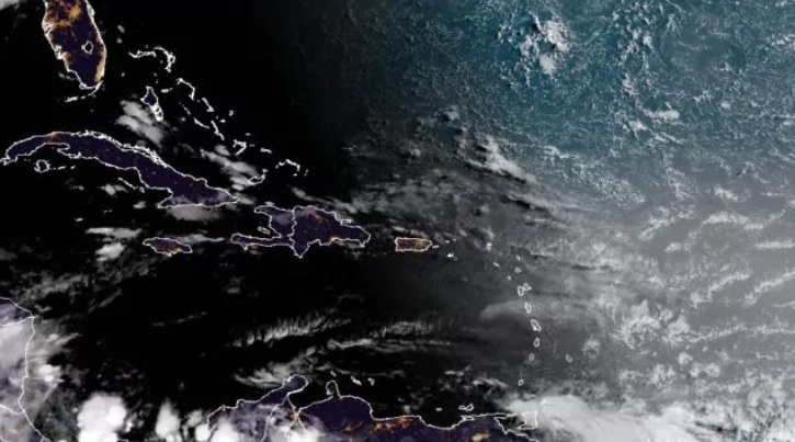 Tormentas eléctricas y ráfagas de viento por vaguada! Indomet pronostica aguaceros locales sobre SD y otras provincias; advierte oleajes anormales