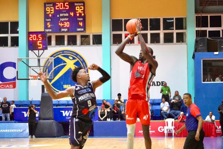 Trahson Burrell comanda sexto triunfo seguido de Leones en la LNB