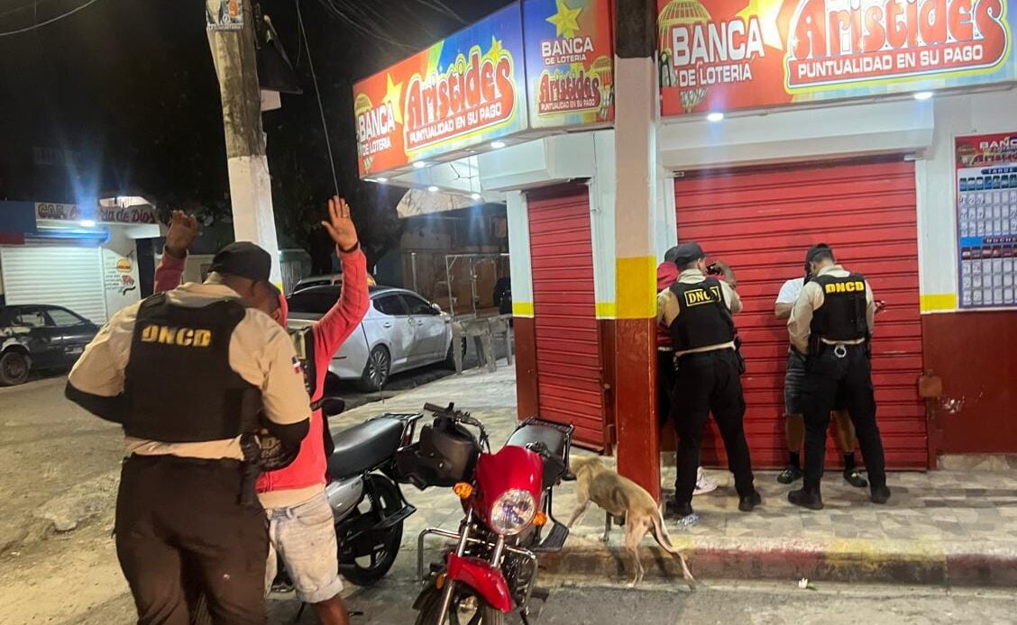 Las autoridades intervienen de nuevo en Capotillo, decomisa drogas y arresta a nueve hombres