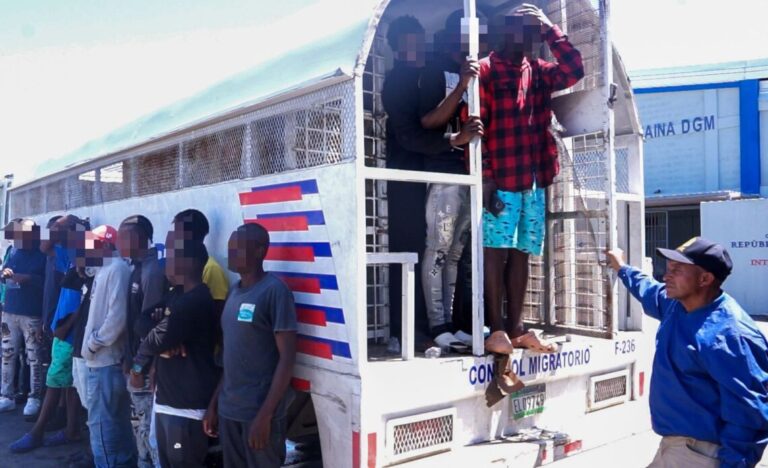 Migración informa apresamiento de 1,490 haitianos indocumentados; repatria 1,300