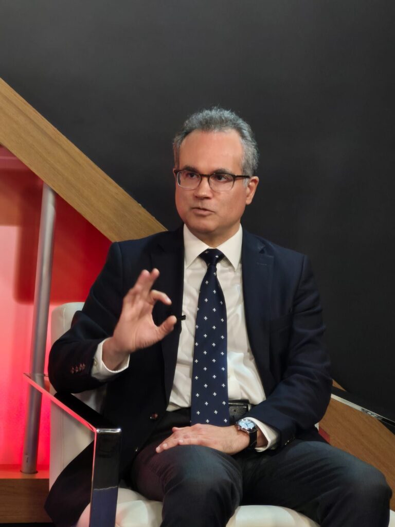 Entrevista- Miguel Collado critica que la inversión extranjera se concentre en sectores que gozan de beneficios fiscales