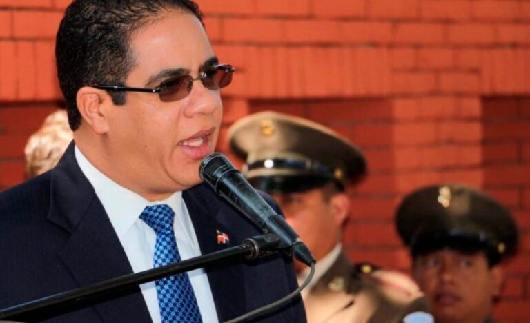 Elic Fernández Carrera renuncia al PLD tras más de 30 años de militancia