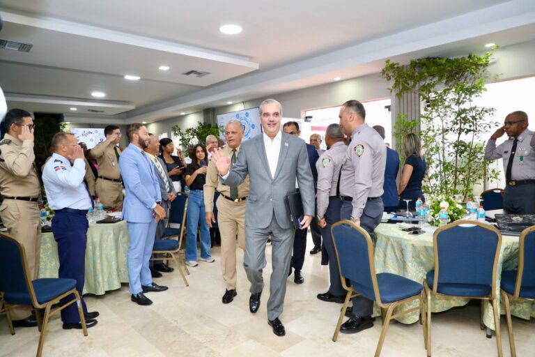 Presidente Abinader encabeza reunión seguimiento al Plan de Seguridad Ciudadana