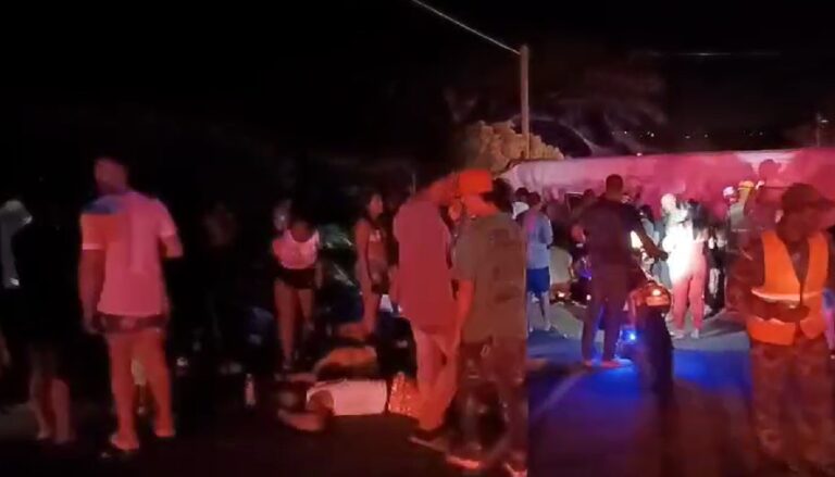 Seis personas mueren y más de 40 resultan heridas tras volcarse autobús en carretera Jamao al Norte