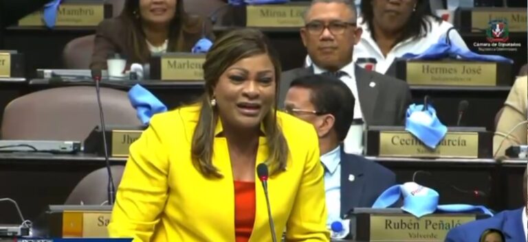 Diputada De los Santos: “Quieren joder a los hombres en el Código; aquí hay doble moral con las tres causales”