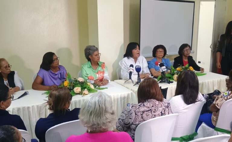 Bioanalistas anuncian plan de lucha en busca de aumento salarial; acusan al Gobierno de incumplidor