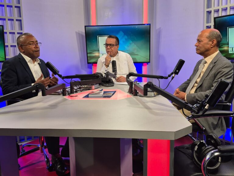 Cosmes y Abreu: “Ley de Desechos es desigual; las micro desparecerán; CN debe rectificar tras observación PE”