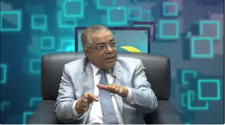 Luis Reyes acusa al gobierno de mala gerencia económica y uso ineficiente del gasto público