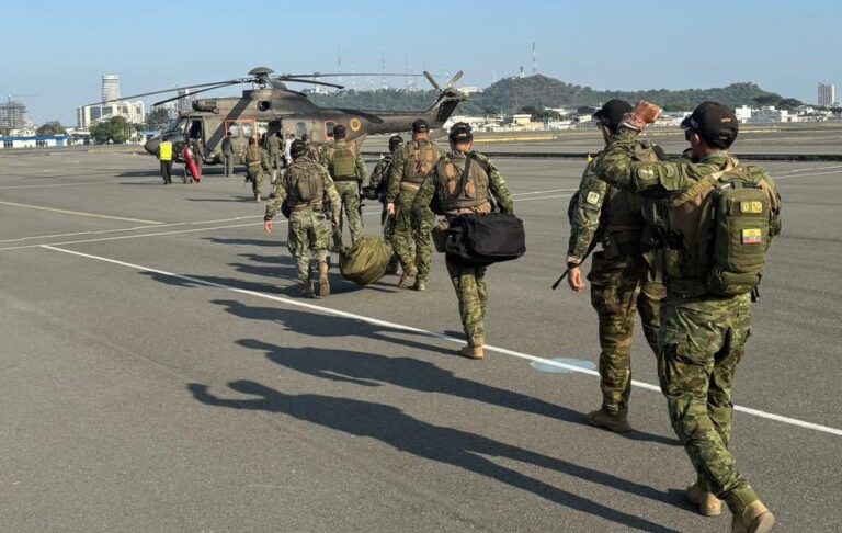 En Ecuador despliegan 2.000 militares en provincia Manabí