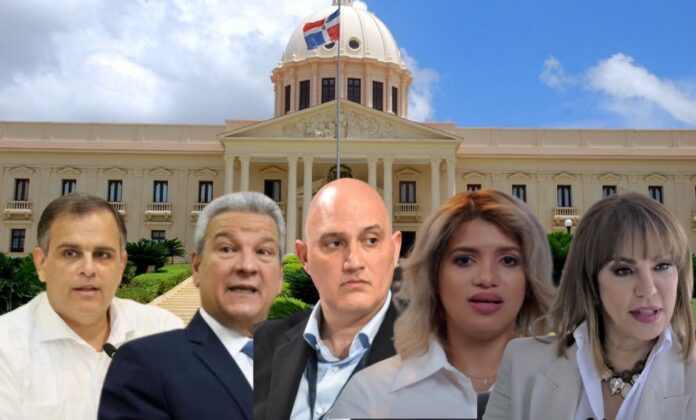 FUNCIONARIOS RENUNCIANTES