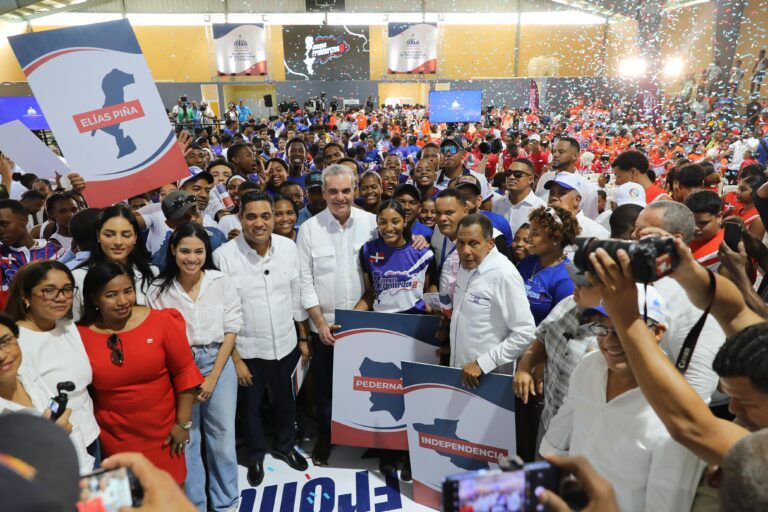 Montecristi avanza con apoyo del Gobierno: Presidente Abinader inaugura muelle en Cayo Yuti y escuela básica