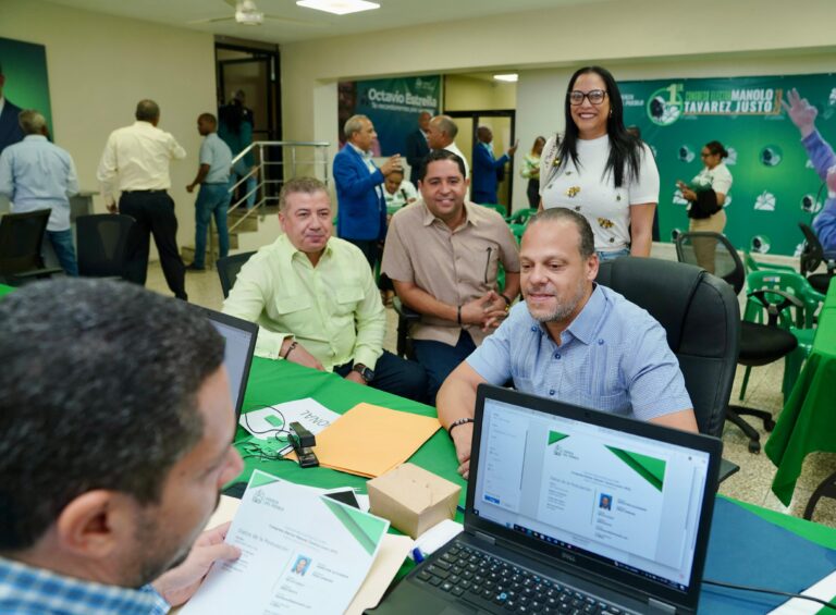 Fuerza del Pueblo avanza con éxito en segundo día de inscripciones del Congreso Nacional Elector