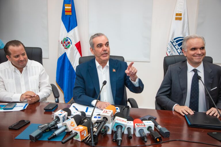 Presidente Abinader da seguimiento a acciones para que año escolar 2025-2026 sea un éxito