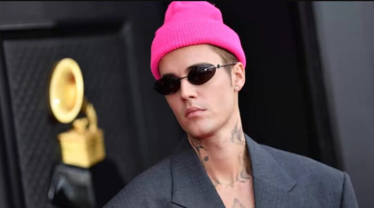 Justin Bieber utiliza su música para responder a los paparazzi en un álbum muy personal