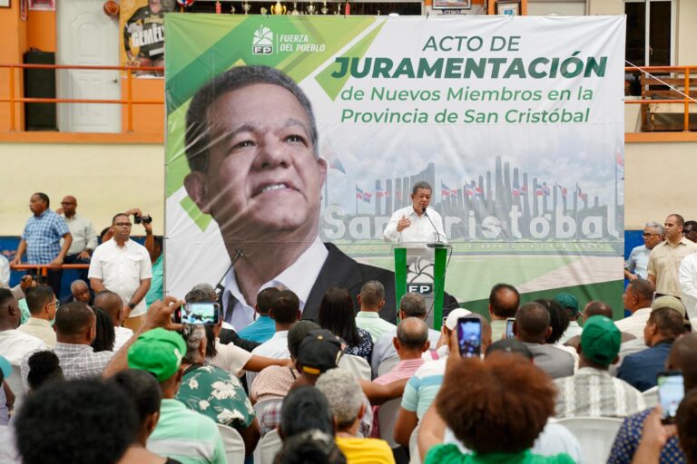 Videos- Leonel sube tono opositor y denuncia gobierno PRM devuelve RD al Siglo XIX; encabeza juramentaciones