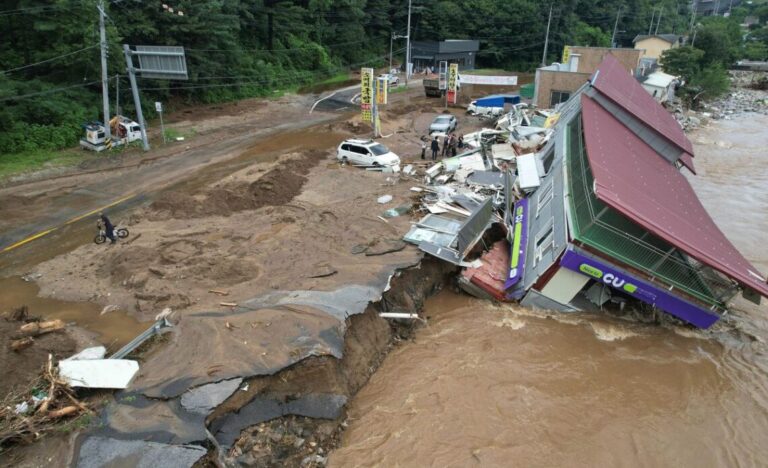 Lluvias torrenciales en Corea del Sur dejan 14 muertos y 12 desaparecidos
