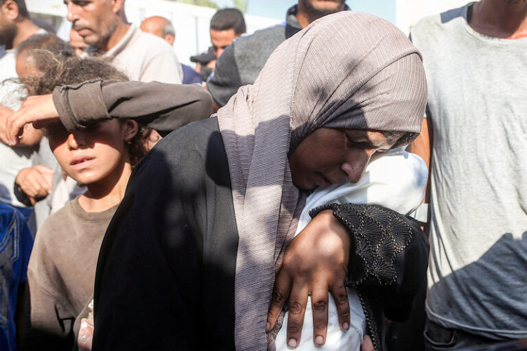 La desnutrición mata a otros 6 gazatíes, entre ellos 2 niños, en las últimas 24 horas