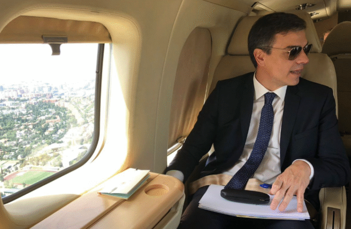 PEDRO SANCHEZ EN EL AVION PRESIDENCIAL